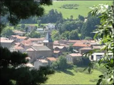 Voici une vue de Saint-Jean-de-Nay. Commune de Haute-Loire, elle se trouve dans l'ancienne région ...