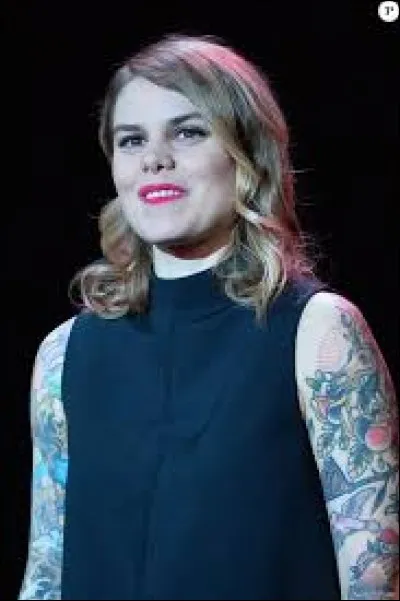 Comment s'appelle cette chanteuse qui fait partie du jury ?