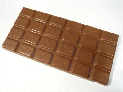 Quelle est la couleur de l'emblème "Milka" ?