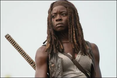 Au début de son apparition, Michonne tient en laisse deux rôdeurs mais qui sont-ils pour elle ?