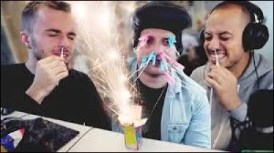 Avec quelle personne (youtubeur) joues-tu ou fais-tu des vidéos ?