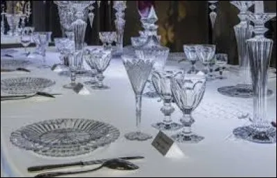 Cristal de Meurthe-et-Moselle particulièrement connu. C'est celui ...