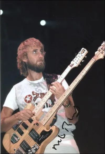 Quel est le nom complet de Mike Rutherford ?