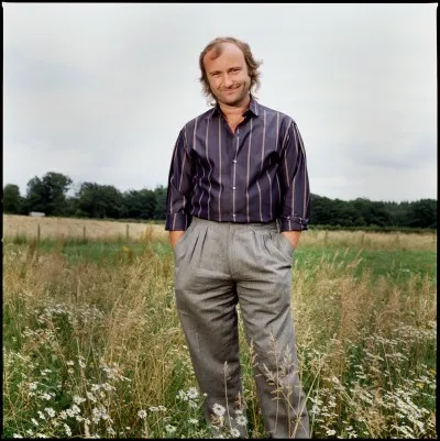 De quel instrument Phil joue-t-il principalement ?