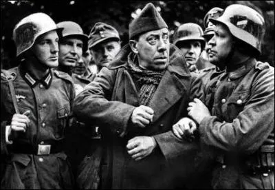 Voil Fernandel aux prises avec des allemands, mais dans quel film ?