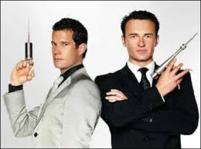 Quelle série décrit la vie de deux chirurgiens plastiques de Miami ?