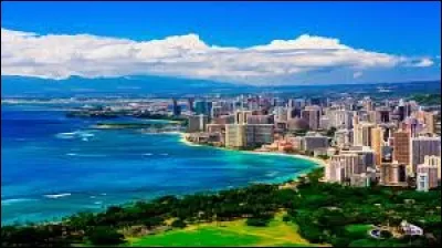 Cet état insulaire volcanique est le dernier à être entré dans la fédération. Il possède sur son territoire la base navale de Pearl Harbor. Il s'agit de l'état ...