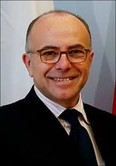 Comme je suis pour la parité, après un Républicain, je vous met un Socialiste. Né le 2 juin 1963 à Senlis, Bernard Cazeneuve fut maire de Cherbourg de 2001 à 2012. Sous la présidence du président Hollande, il fut ministre délégué aux Affaires européennes, ministre délégué au Budget, Premier ministre du 6 décembre 2016 au 10 mai 2017, et pendant presque trois ans à la tête d'un ministère, lequel ?