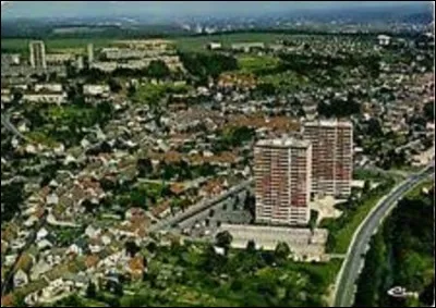 Ma population était en 2014 de 818 680 habitants, soit 140 résidents au km². Au niveau national, quel est mon rang dans les départements les plus peuplés (en comptant ceux d'outre-mer) ? (Photo : vue aérienne de la ville de Montataire où résident 13 139 habitants).