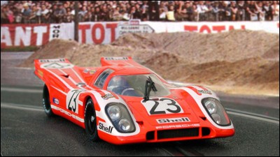 Quelle est l'année de la première victoire d'une Porsche aux 24 h du Mans ?