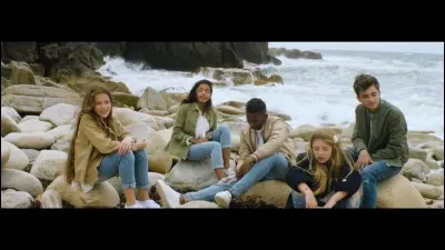 Que chantent-ils dans l'album "Sardou et nous" ?