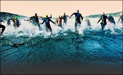 Outre la nage et la course à pied, quel est le troisième sport du triathlon ?