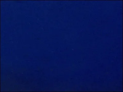 Comment dit-on "bleu foncé" en anglais ?