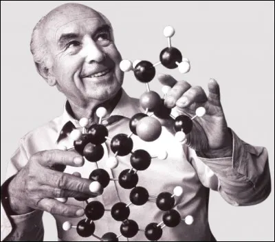 En 1943, de quel produit le chimiste suisse Albert Hofmann a-t-il d&eacute;couvert par hasard les propri&eacute;t&eacute;s hallucinog&egrave;nes ?