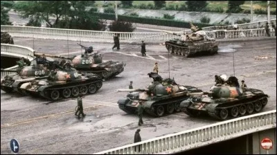 C'est le "Printemps de Pékin" puis la répression de la place Tien An Men. C'est aussi l'année de naissance de Teddy Riner et de Pierre Niney. De quelle année s'agit-il ?