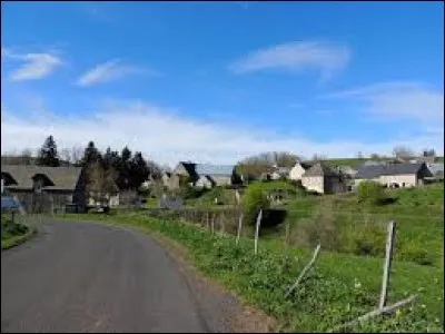 Je vous emmène maintenant à La Godivelle, dans le parc naturel régional des Volcans d'Auvergne. Avec ses 14 habitants, elle est la commune la moins peuplée du département ...