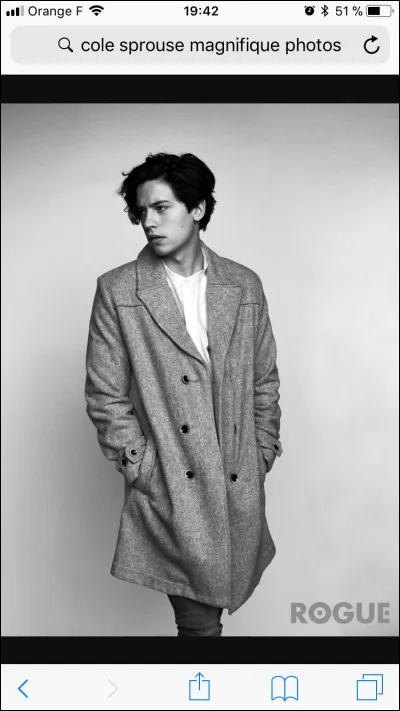 Combien de temps après sa naissance ses parents ont-ils divorcé ?