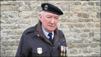 En 1 : Adjoint - En 2 : Et approuvé - En 3 : Célébrité en béret !