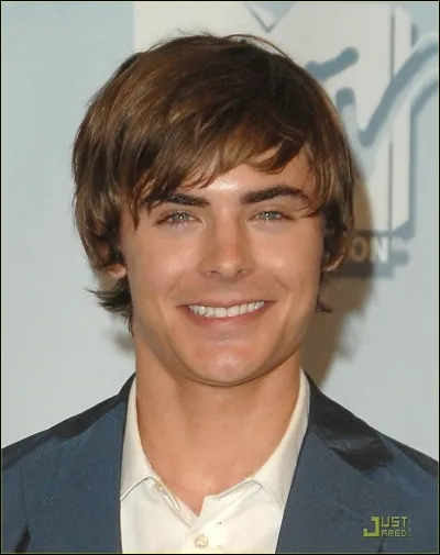 Avec quelle actrice de "High School Musical" est-il sorti ?