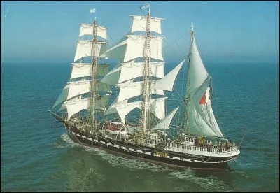 Ce trois-m&acirc;ts est le...