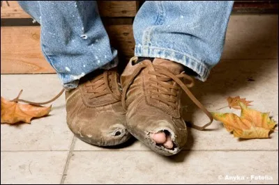 Quelle photo vous fait penser à une expression qui signifie "être dans le besoin, la misère, la mouise, la panade, ou encore "... ."