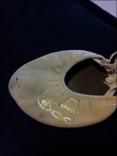 En GRS, pendant les compétitions, sommes-nous obligées de mettre nos demi-pointes ?