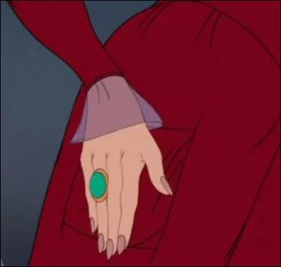 Cette main baguée, posée sur une poche contenant une clé, est celle d'un personnage animé revêche, cupide et malhonnête. A qui est cette main ?