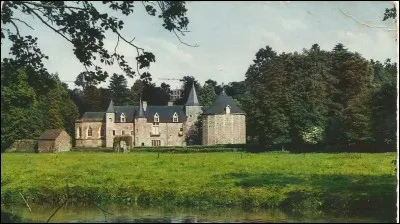 Ce château de la Vaucelle est dans le département ...