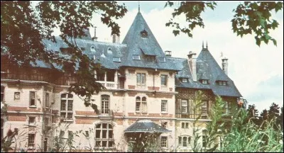 Situé dans l'Oise, c'est le château ...