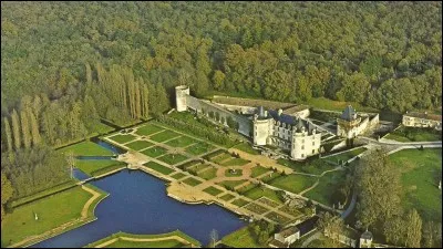 À Saint Porchaire, c'est le château de la Roche ...