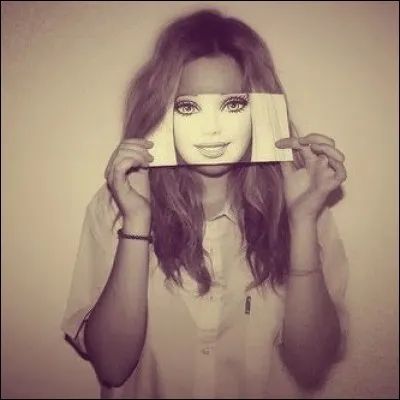 Un jaune dans la gêne.