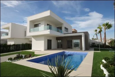 Mon travail consiste à vendre ou à louer des biens d'habitation (studios, villas, maisons, appartements...). Je suis :