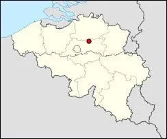 O se trouve Trmlo, la ville o il est n ?