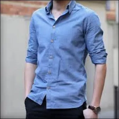 J'ai acheté une chemise, je vais essayer de faire glisser un pan dans mon pantalon.