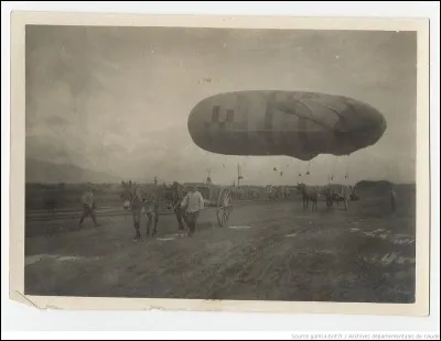 En quelle ann&eacute;e, le ballon dirigeable a-t-il vol&eacute; ?