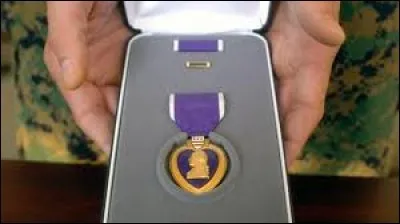 Cette médaille militaire américaine est décernée aux soldats blessés ou tués dans l'exercice de leurs fonctions. Elle a pour nom :