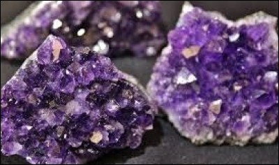 Comment orthographie-t-on ce minéral de couleur violette, principalement utilisé en joaillerie ?