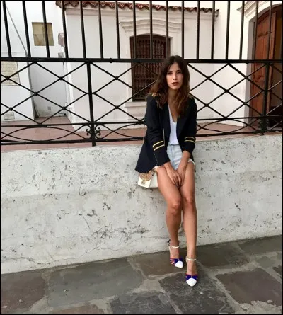 Dans quelle autre série diffusée sur Disney Channel apparaît-elle ?