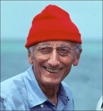 De quel musée océanographique Jacques-Yves Cousteau a-t-il été le directeur ?