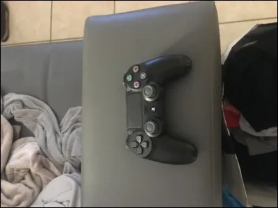 De quelle console vient cette manette ?