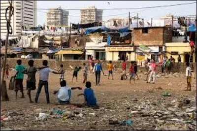 Combien de pauvres vivent à Mumbai ?