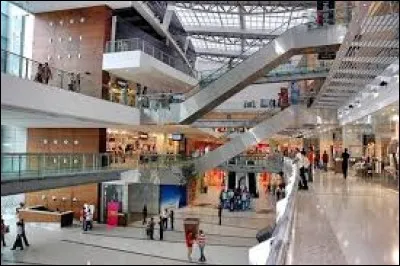 Quel est le nom du mall de Mumbai ?