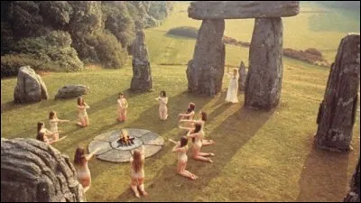 Petite assemblée celte sympathique pour fêter le solstice d'Été. Où se tient cette réunion ?