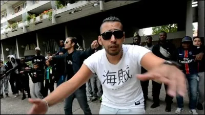 Quel est son nom de scène ?