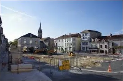 Nous terminons notre balade en Dordogne, à Verteillac. Nous nous situons en région ...