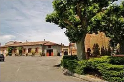 Ancienne bastide d'Occitanie, dans l'arrondissement de Montauban, Saint-Sardos se situe dans le département ...