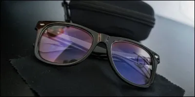 De quelle marque sont ces lunettes faites pour protéger nos yeux des écrans ?