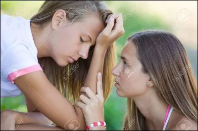 Ton amie est déprimée, pour la réconforter tu...
