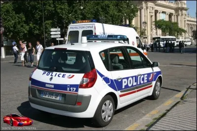 La police et la gendarmerie sont des ...