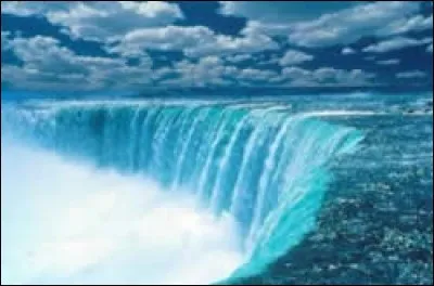 Dans quel pays se situe la plus haute chute d'eau du monde ?